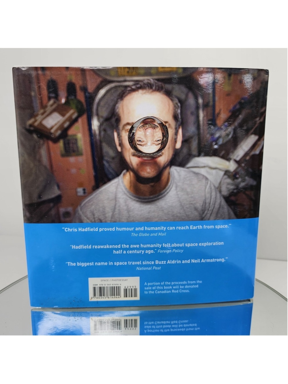 SIGNED Chris Hadfield You Are Here Around the World in 92 Minutes Hardcover 2014 - Picture 4 of 7